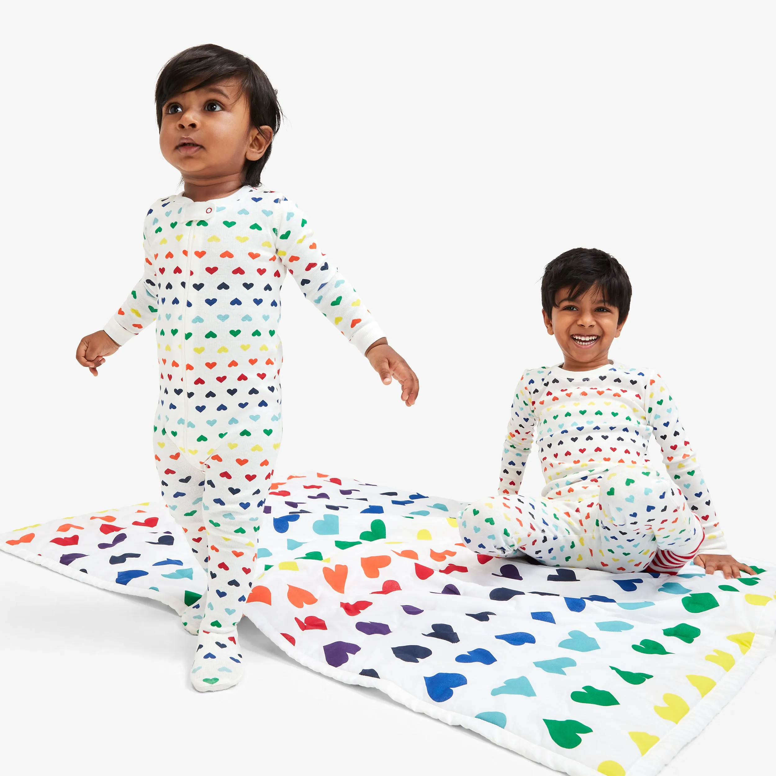 Clearance baby organic zip footie in rainbow heart