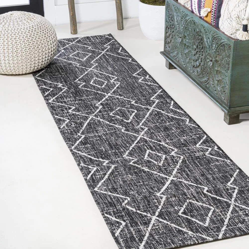 Funchat Carwa Tribal Diamond Trellis Area Rug