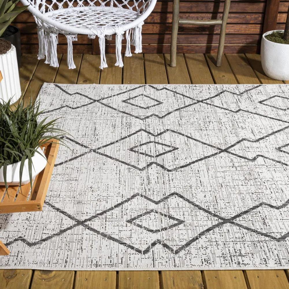 Funchat Carwa Tribal Diamond Trellis Area Rug