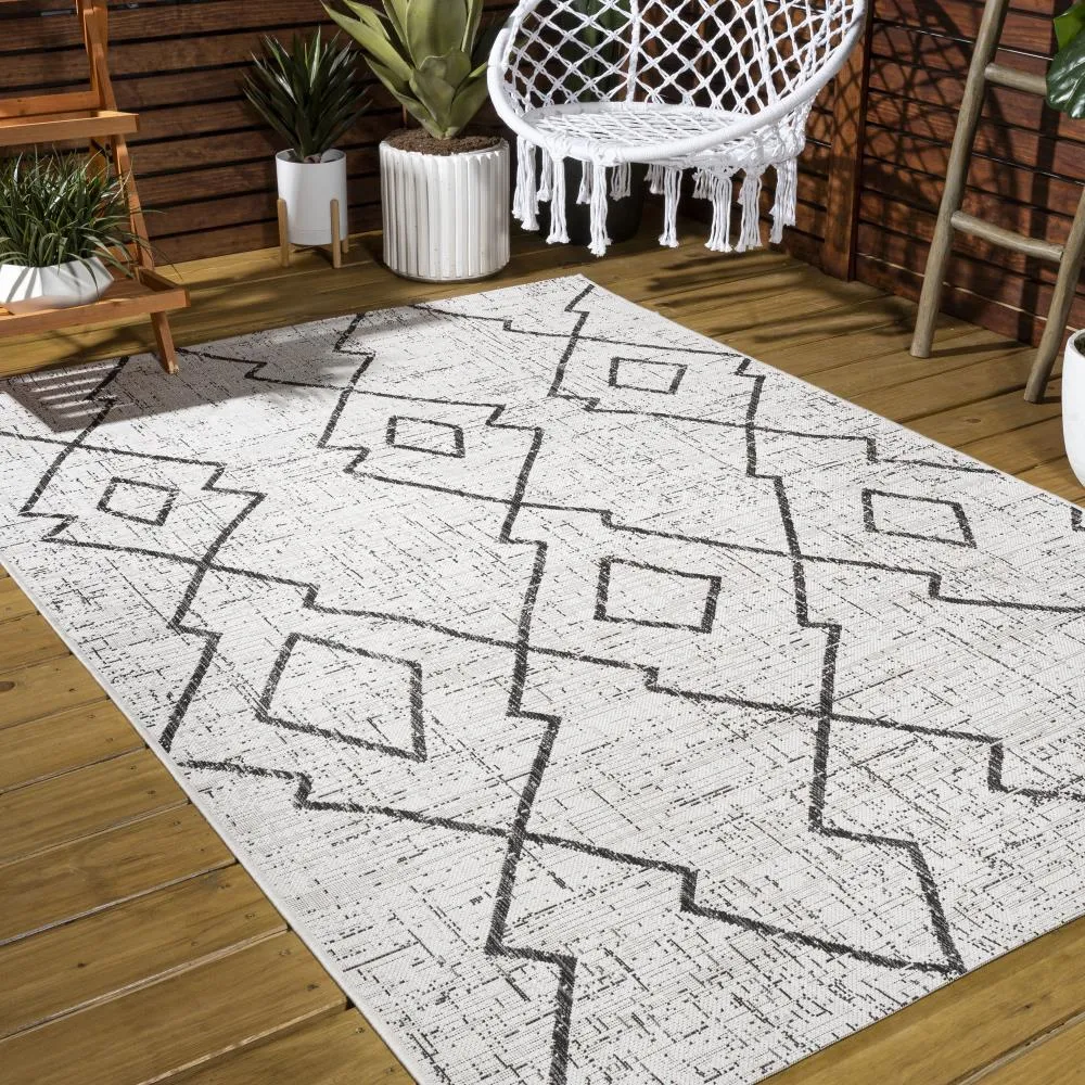 Funchat Carwa Tribal Diamond Trellis Area Rug