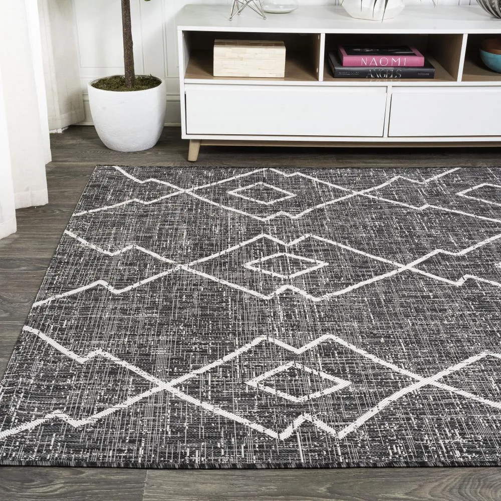 Funchat Carwa Tribal Diamond Trellis Area Rug