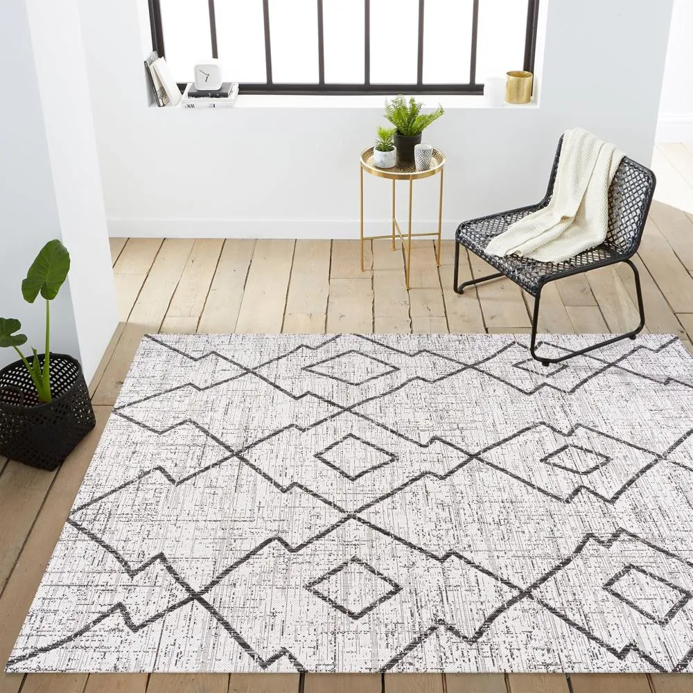 Funchat Carwa Tribal Diamond Trellis Area Rug