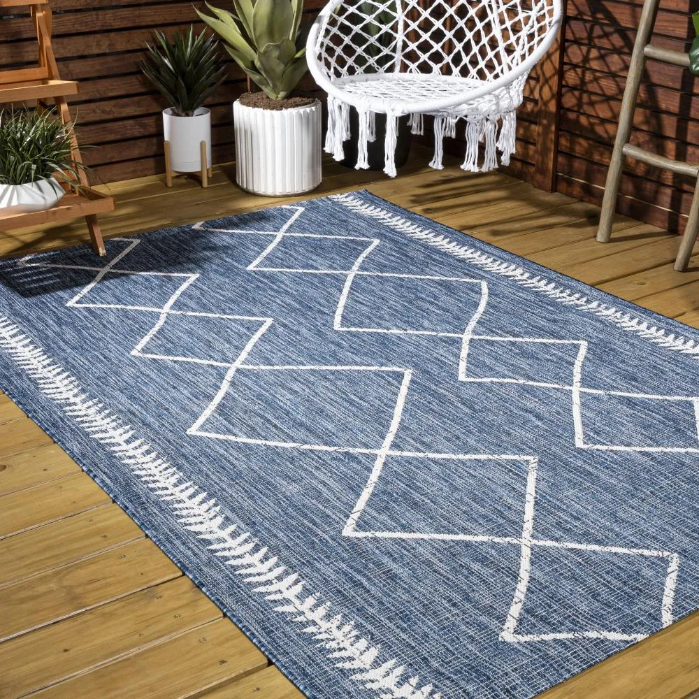 Gandra Derya Tribal Diamond Trellis Area Rug