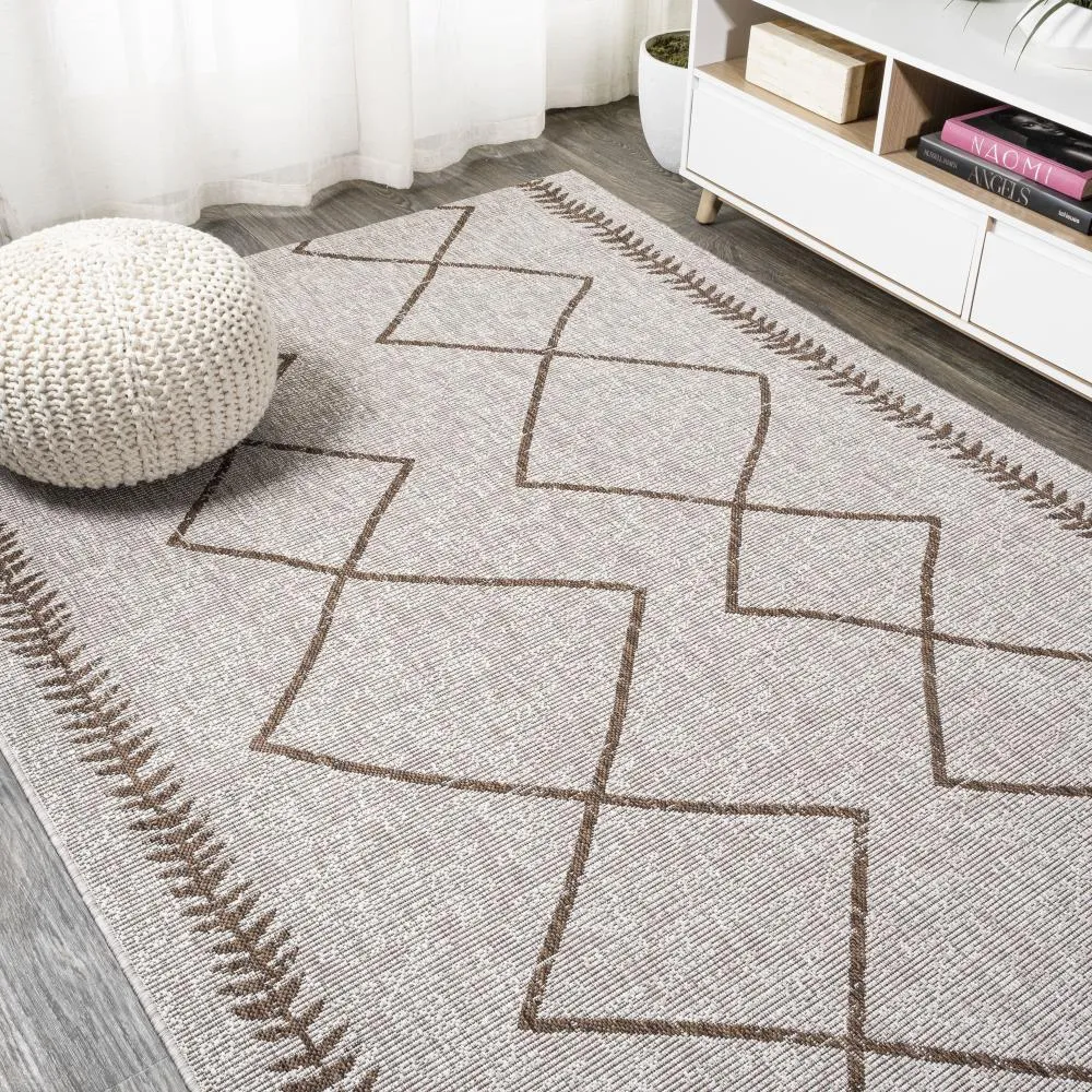 Gandra Derya Tribal Diamond Trellis Area Rug