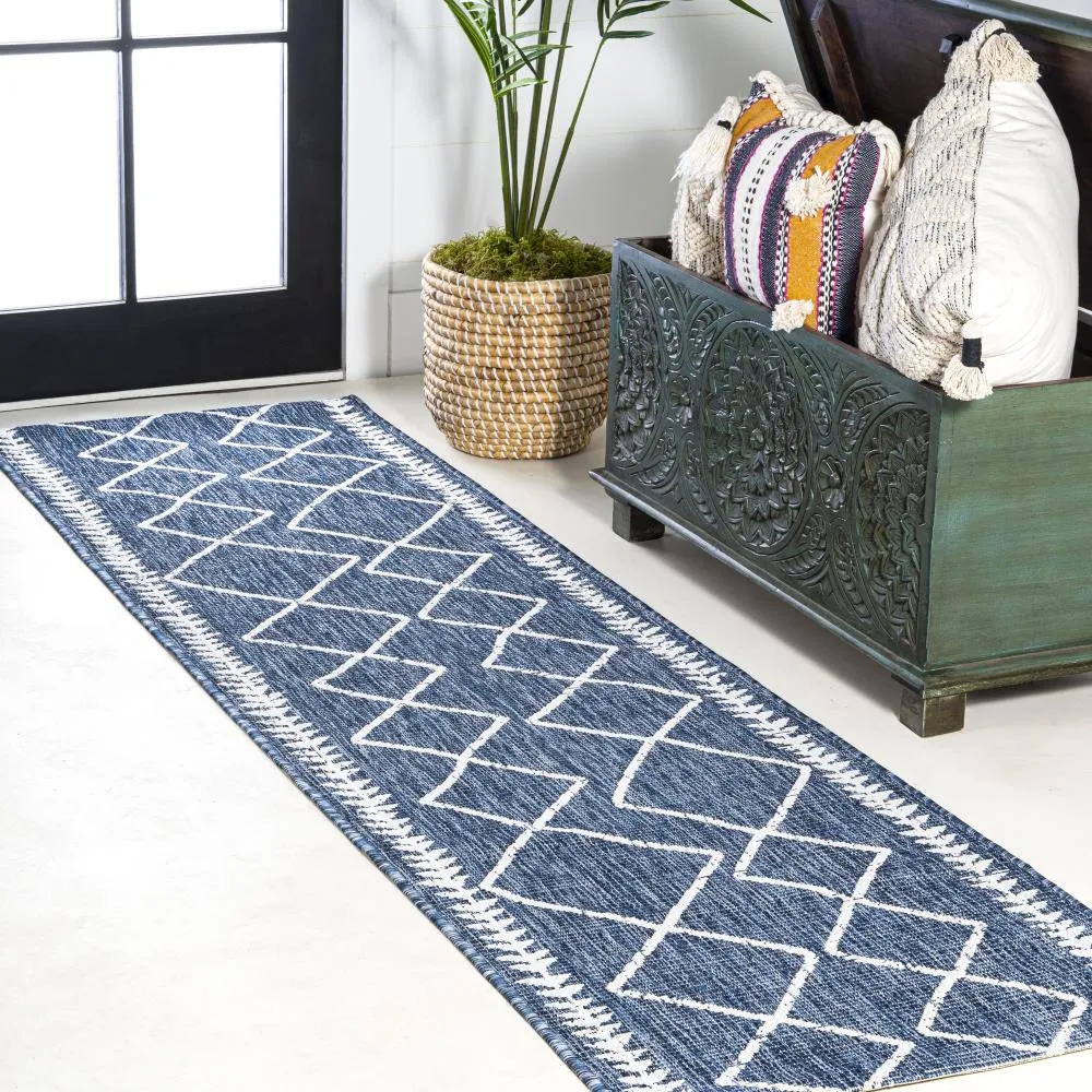 Gandra Derya Tribal Diamond Trellis Area Rug