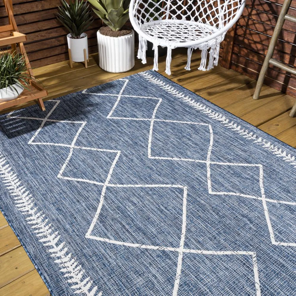 Gandra Derya Tribal Diamond Trellis Area Rug