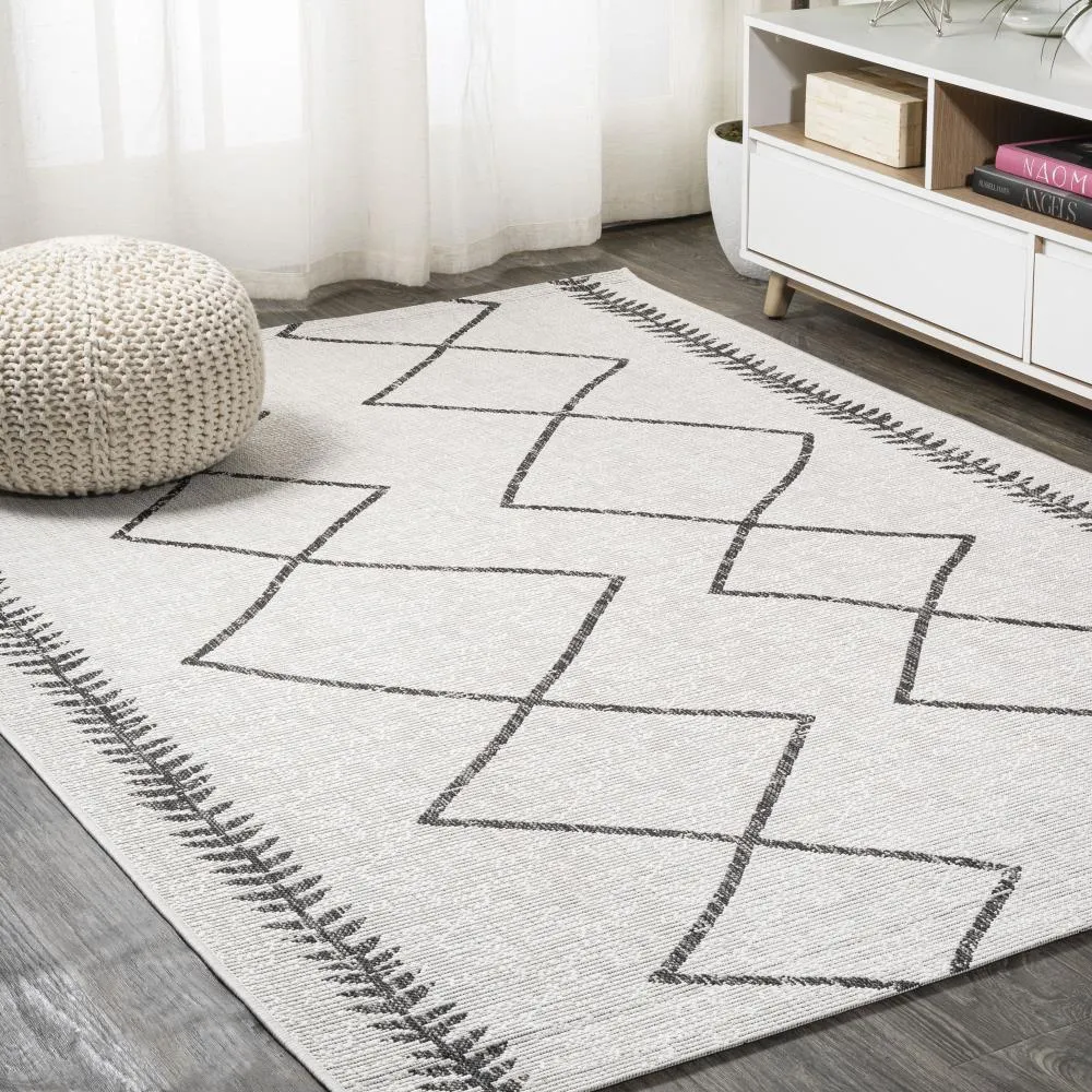 Gandra Derya Tribal Diamond Trellis Area Rug