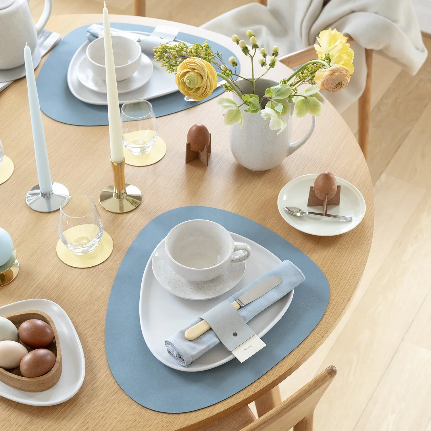 lind dna | table mat | curve large | nupo light blue