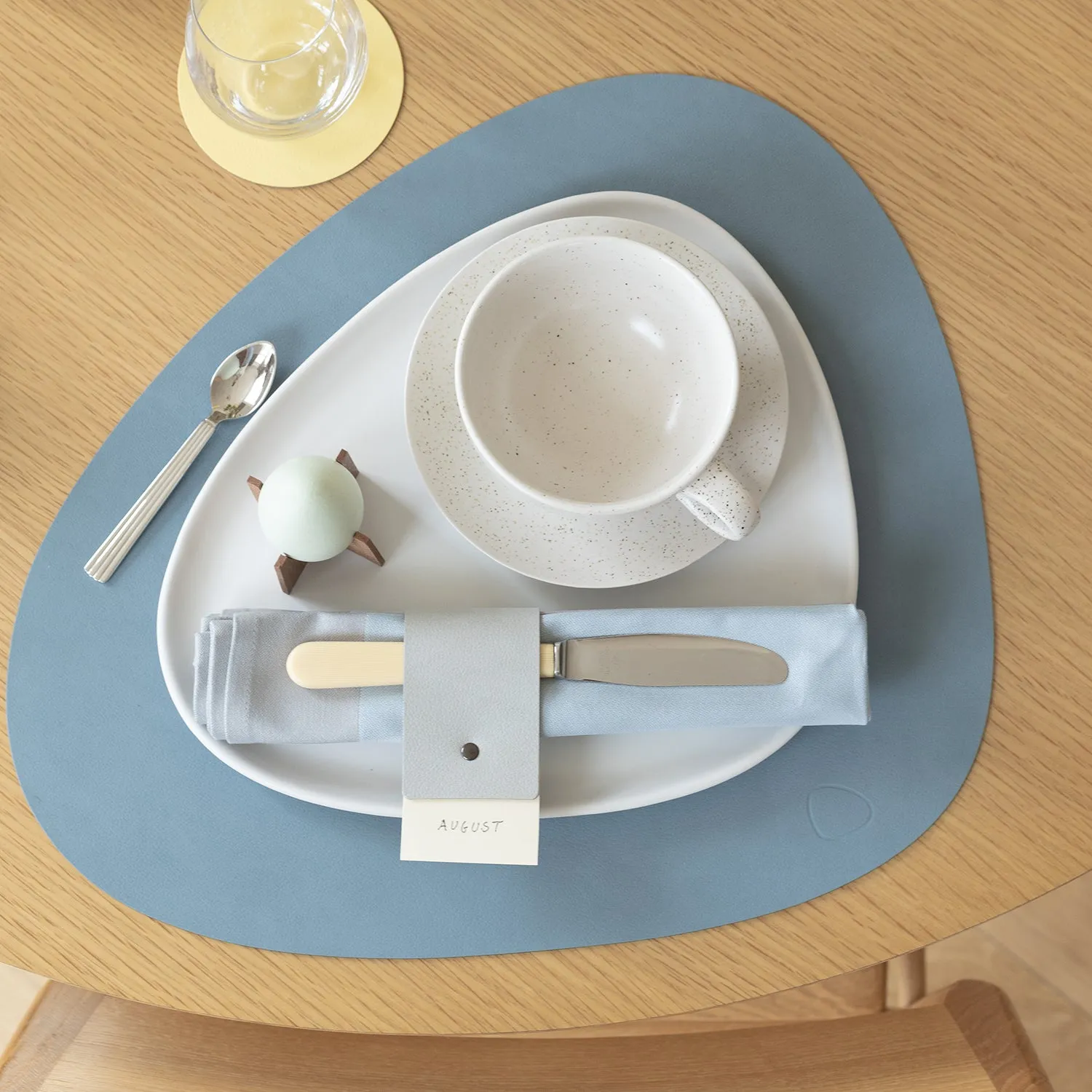 lind dna | table mat | curve large | nupo light blue