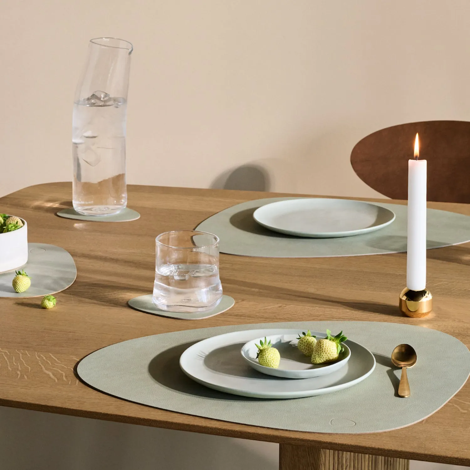 lind dna | table mat | curve large | nupo olive green