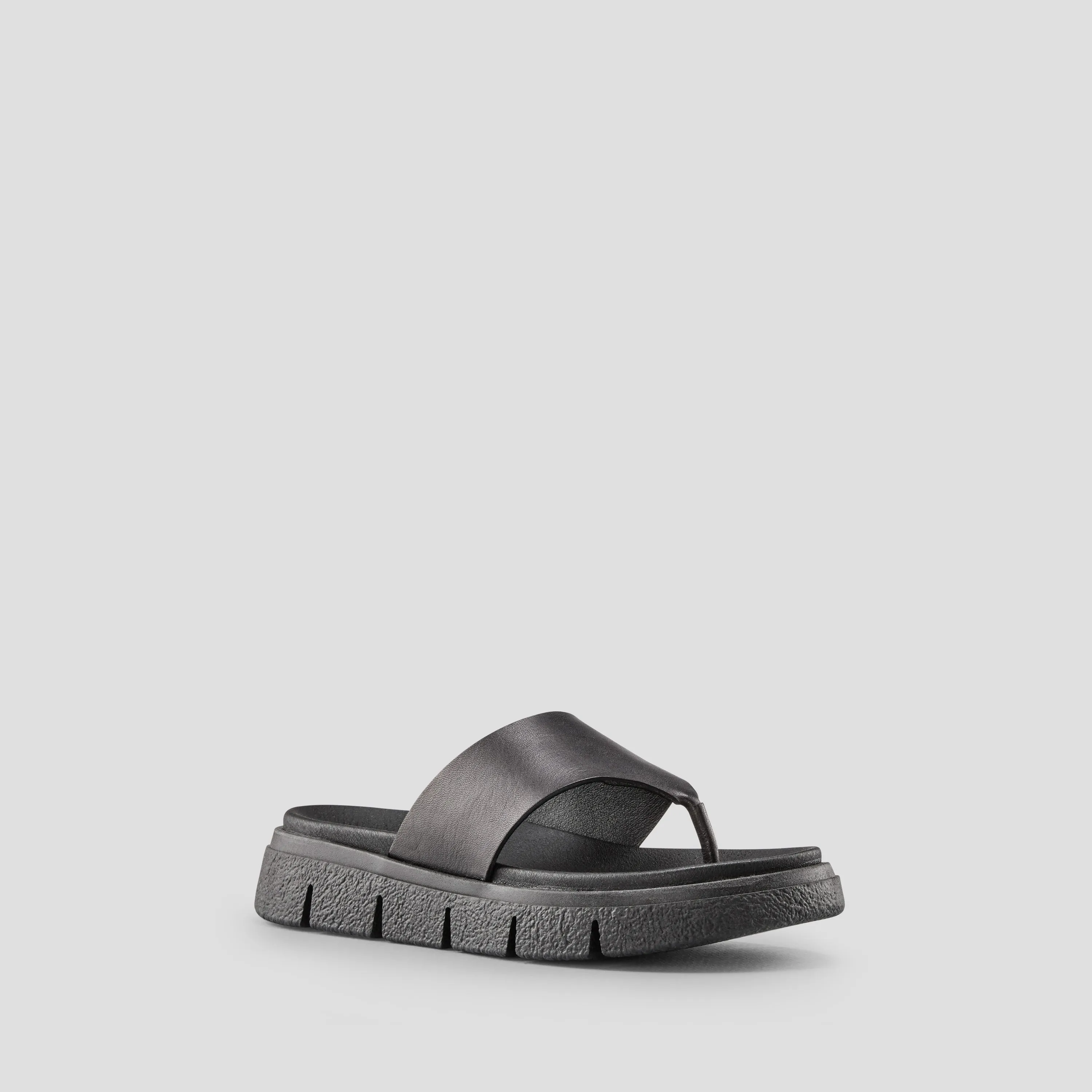 Ponyo Luxmotion Leather Thong Sandal