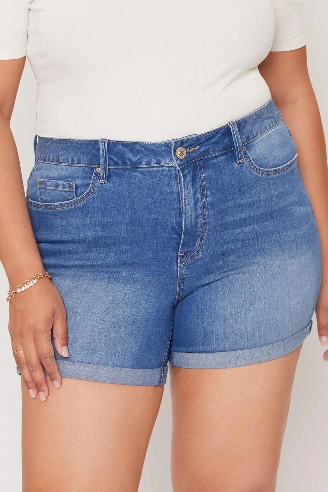 Women's Plus Size Essential Cuffed Shorts